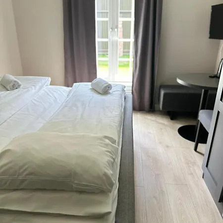 Hotel apartamentowy Airport 3*